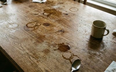 7 Cara Menghilangkan Noda pada Furniture Kayu, Paling Ampuh!